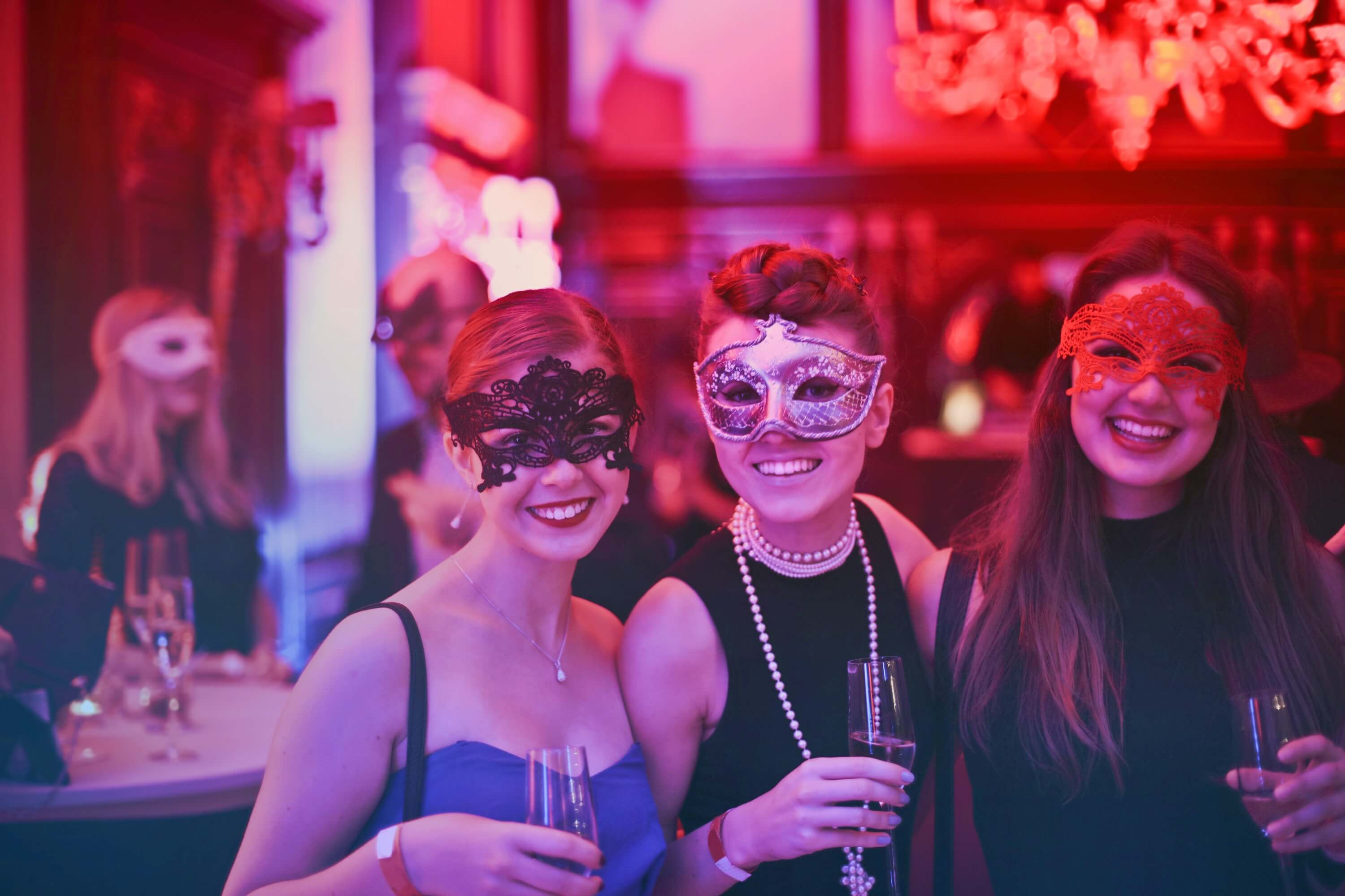 When should I hire a minibus for my stag or hen night?